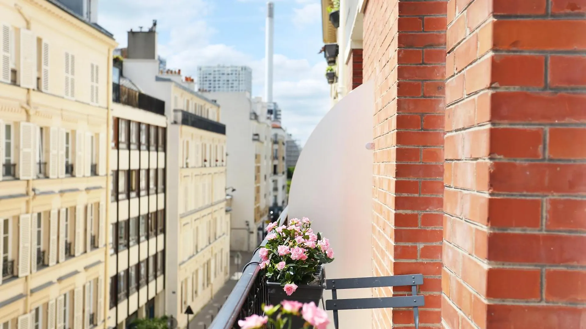 Yays Paris Zola By Numa Aparthotel France